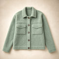 Lorelei | Strickjacke mit Teddyflor und Knopfleiste Grün – Produktfoto