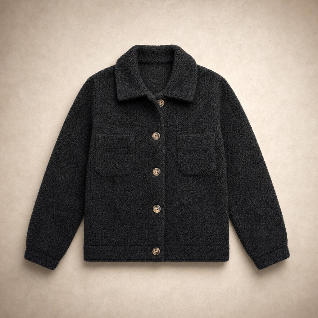 Lorelei | Strickjacke mit Teddyflor und Knopfleiste Schwarz – Produktfoto