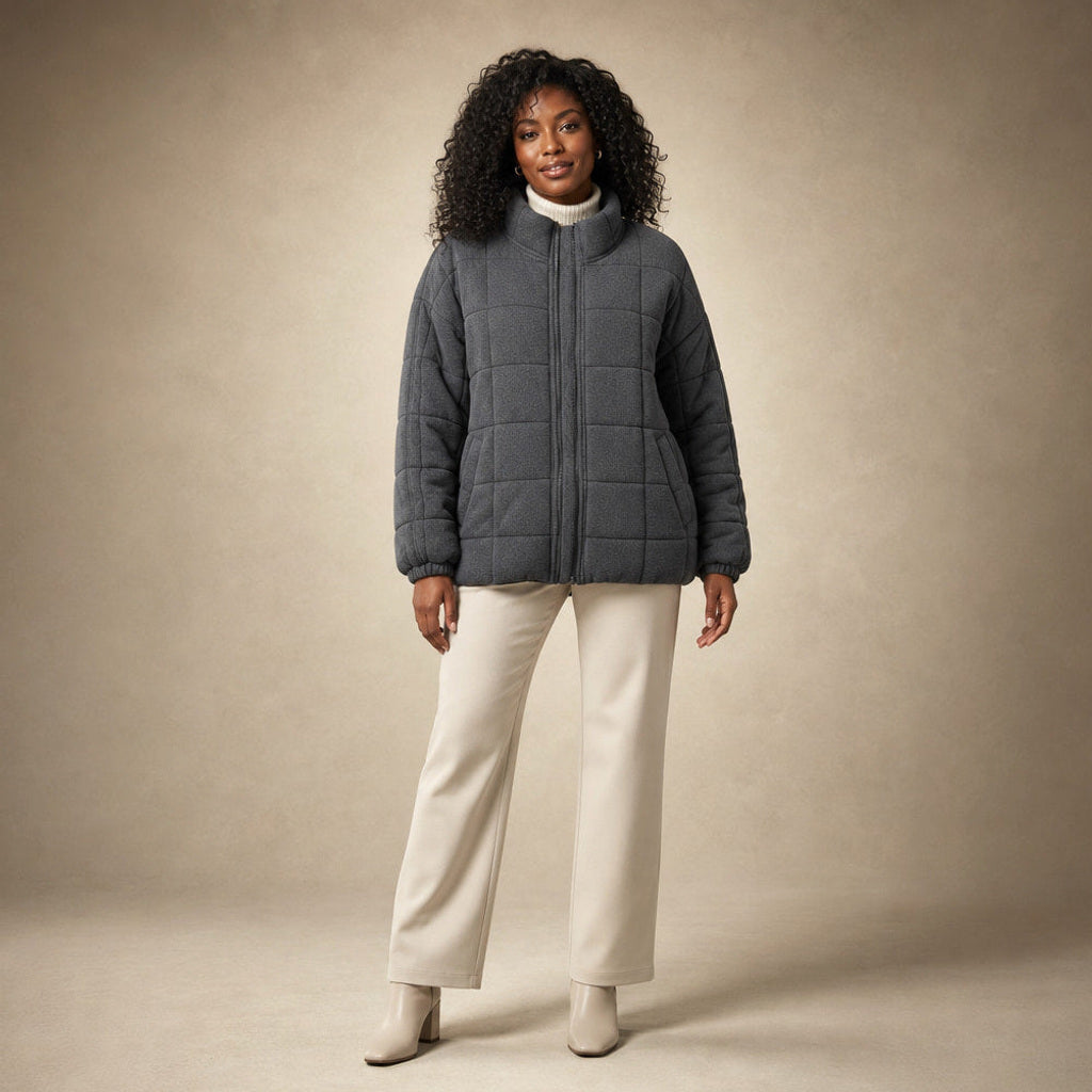 Lotte | Steppjacke mit schmalen Steppkanälen und lockerer Passform – Premium Editorial