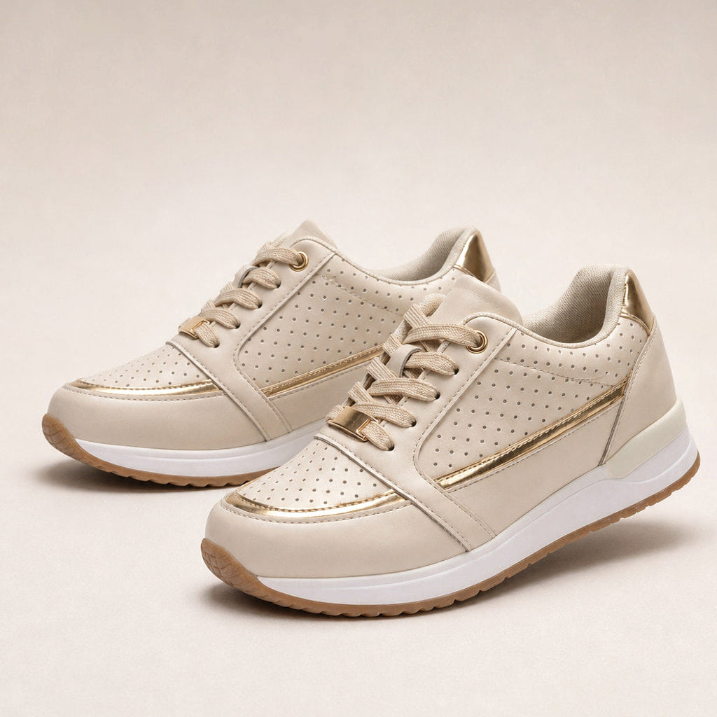 Luiska | Low-Top Sneaker mit Perforation und Plateausohle in Beige – Premium Editorial