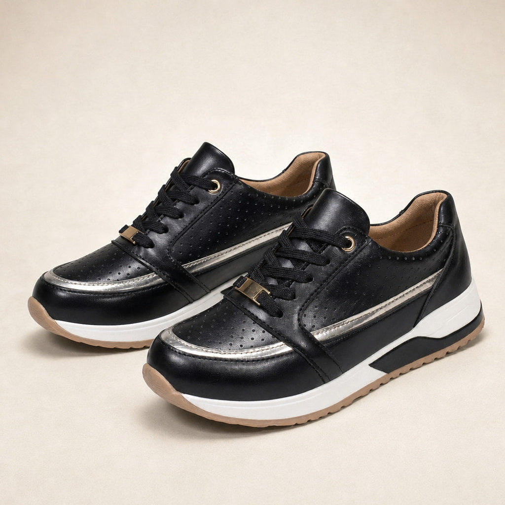 Luiska | Low-Top Sneaker mit Perforation und Plateausohle in Schwarz – Premium Editorial