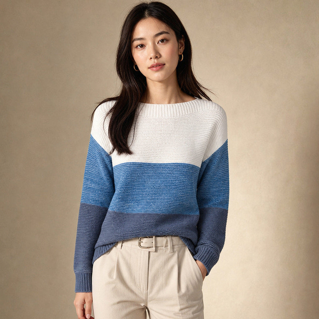 Luitgarde | Color-Block Pullover mit Rollkragen in Blau – Premium Editorial