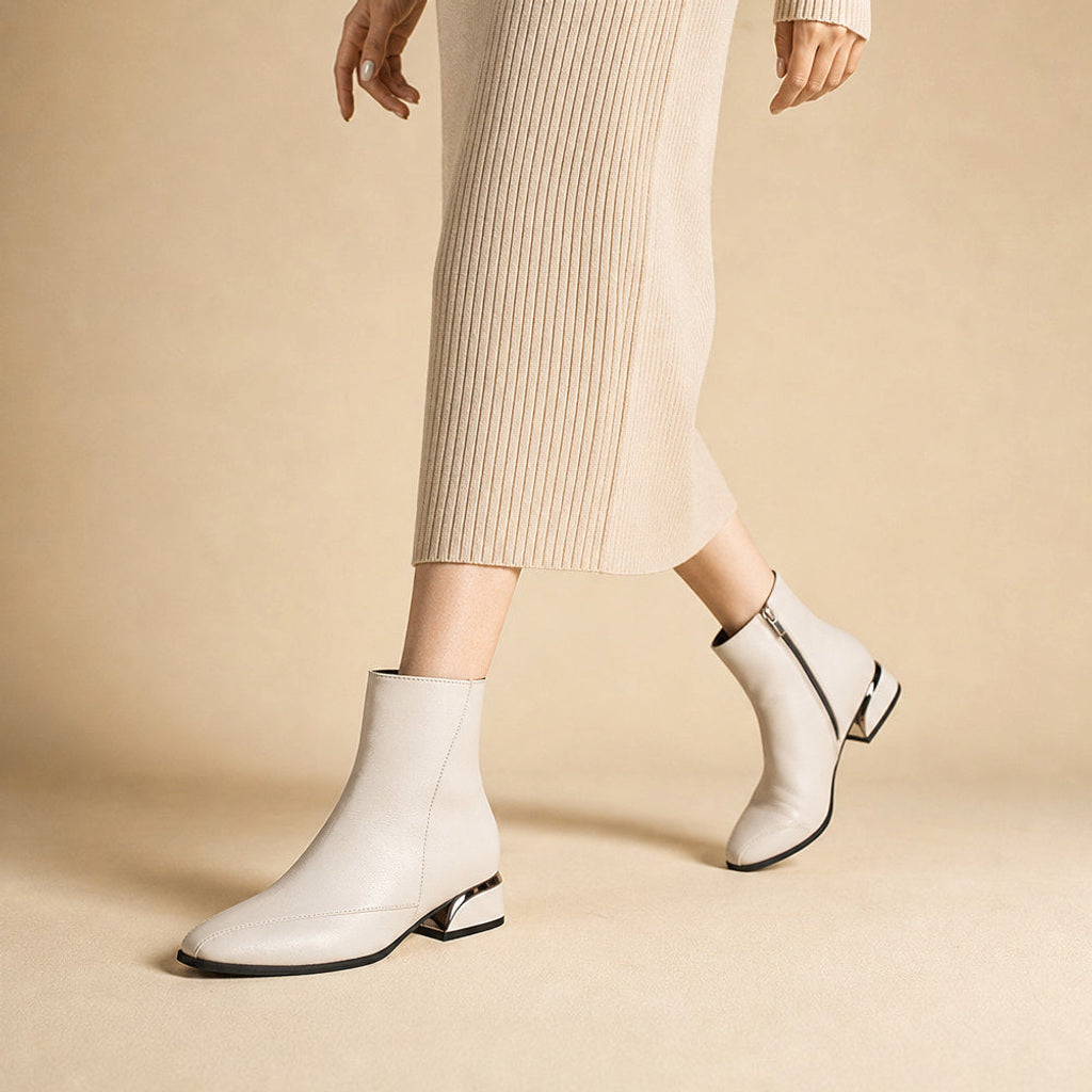 Madlena | Chelsea Boots mit Mandelspitze und flachem Blockabsatz – Produktfoto