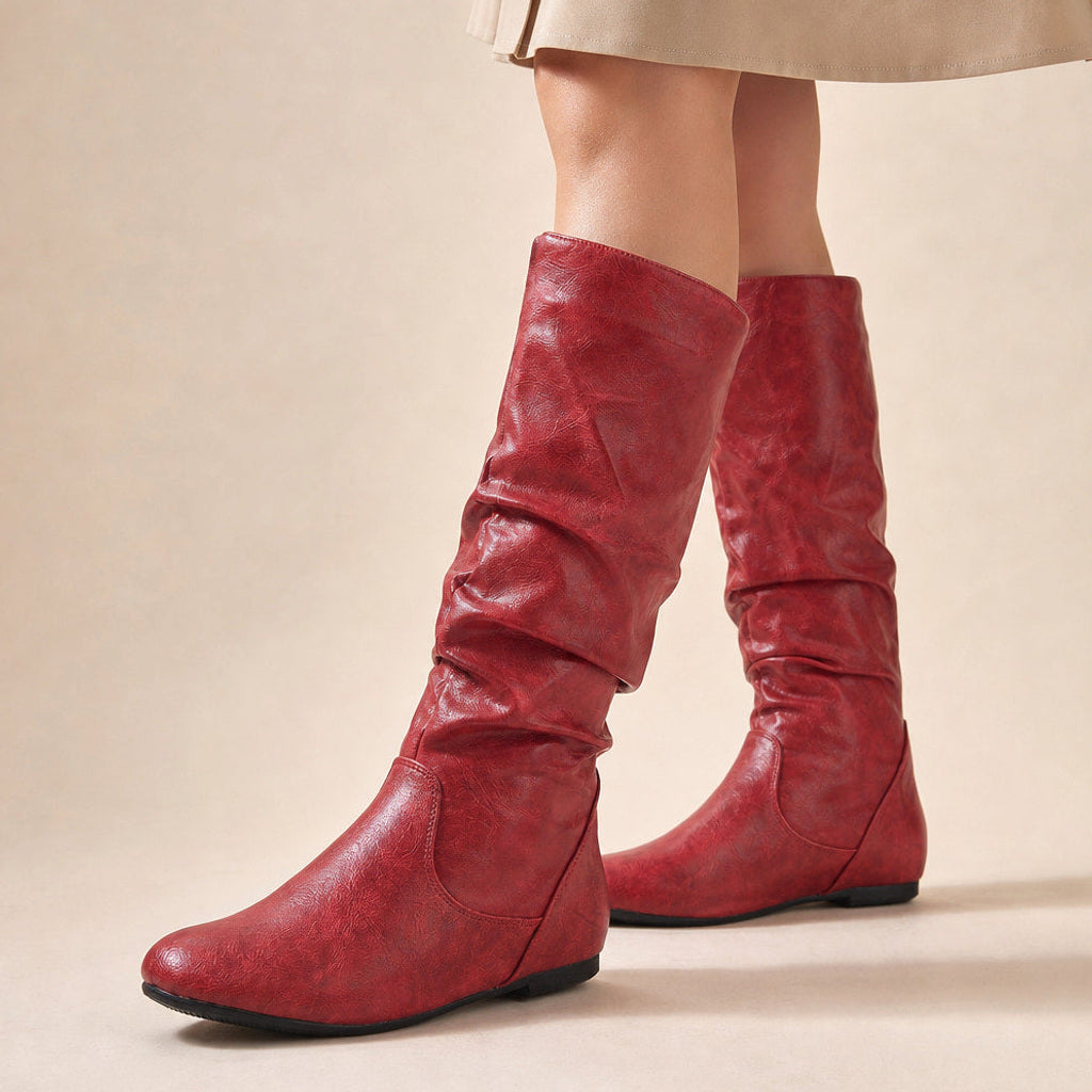 Margot | Overknee Stiefel mit gerafftem Schaft in Rot – Premium Editorial