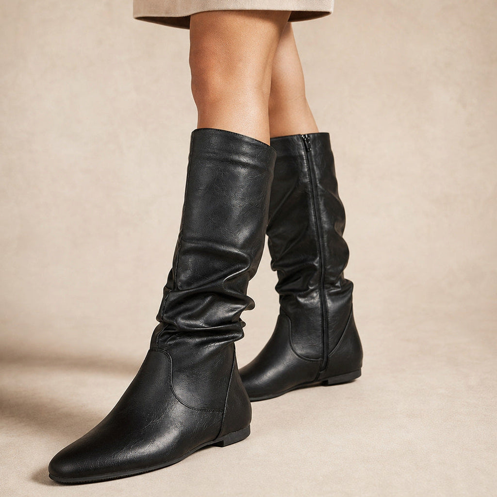 Margot | Overknee Stiefel mit gerafftem Schaft in Schwarz – Premium Editorial