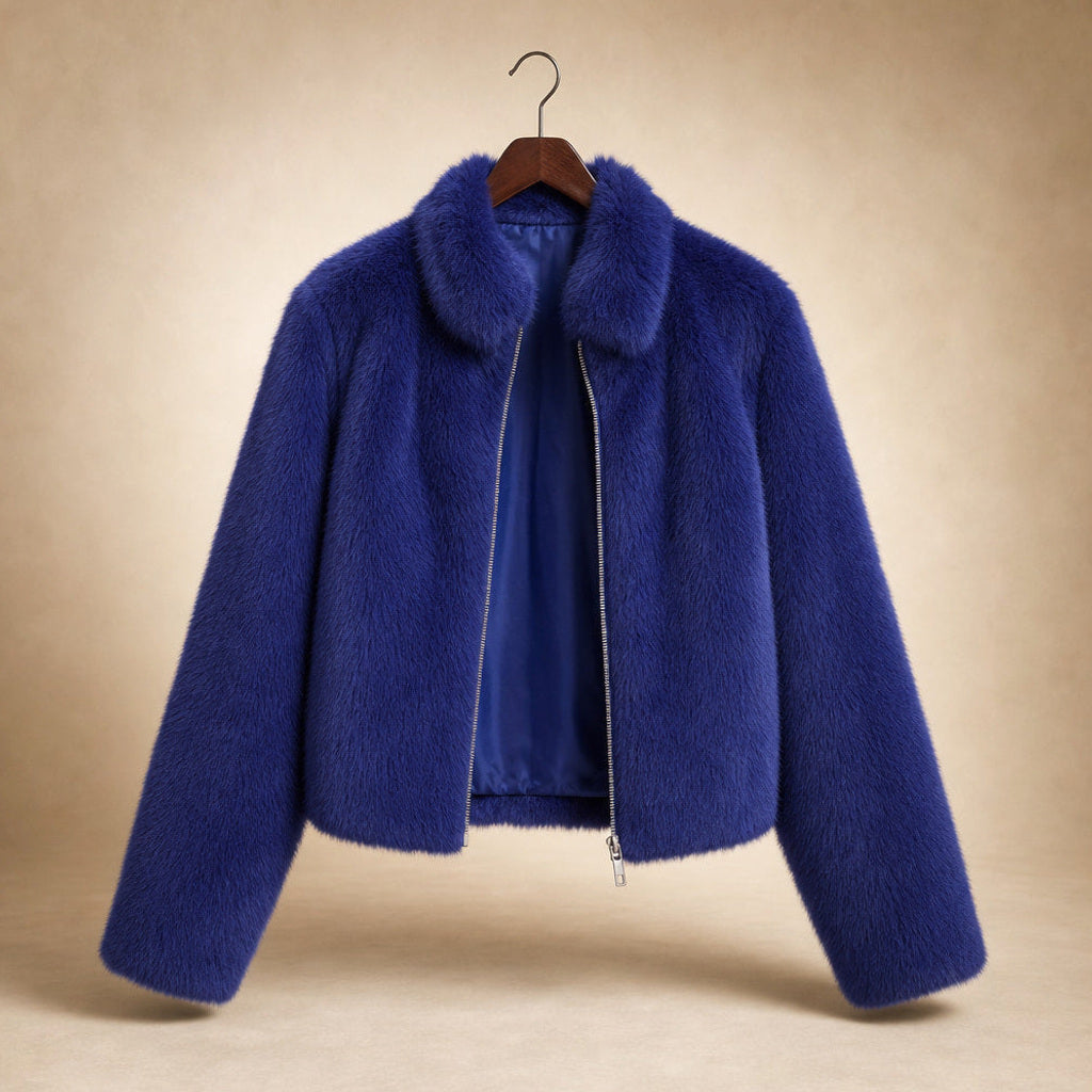 Nordhild | Kurzjacke aus Webpelz mit taillierter Passform Blau – Produktfoto