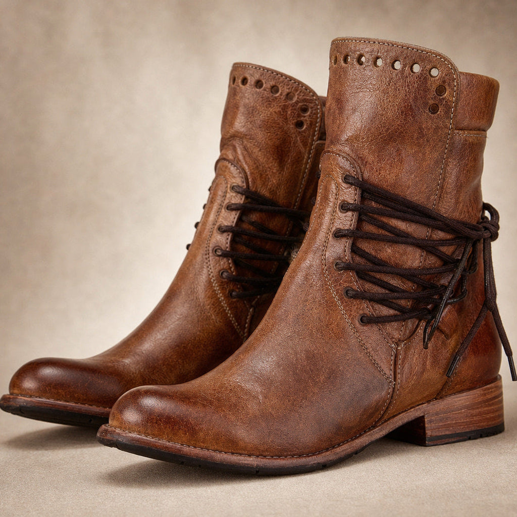 Oetrudis | Stiefel mit Nieten und Wickelschnürung Braun – Stoff- und Detailaufnahme