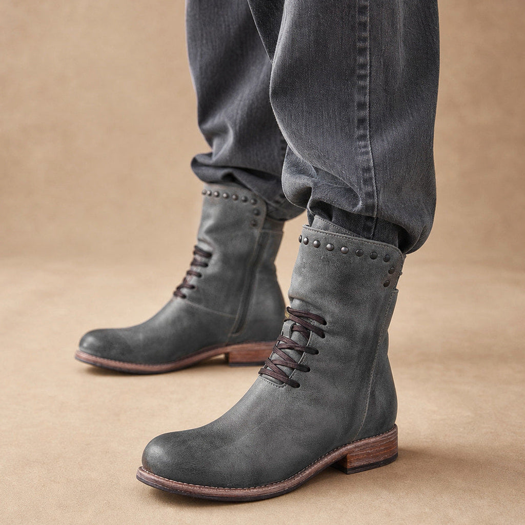 Oetrudis | Stiefel mit Nieten und Wickelschnürung Grau – Produktfoto