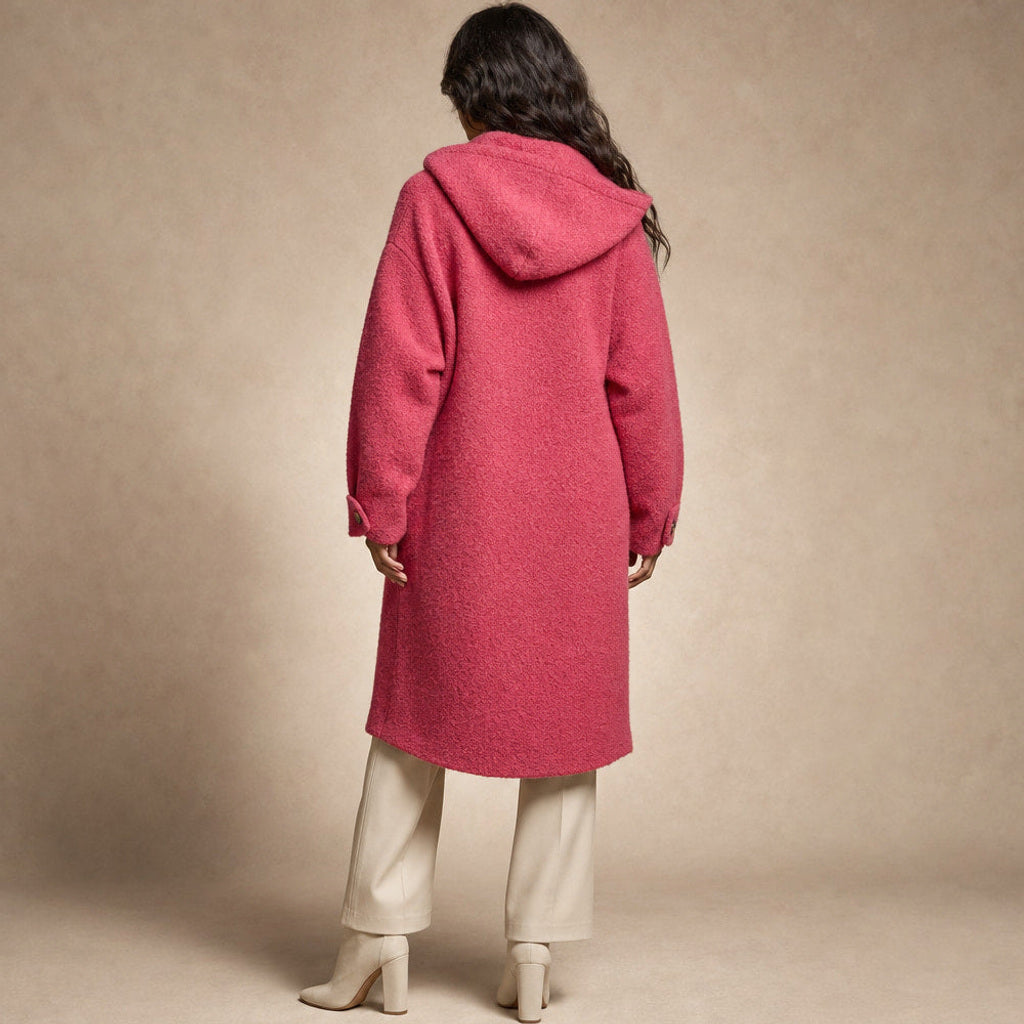 Ofka | Lange Winterjacke mit schmalem Schnitt Dunkelrosa – Gesamtlook