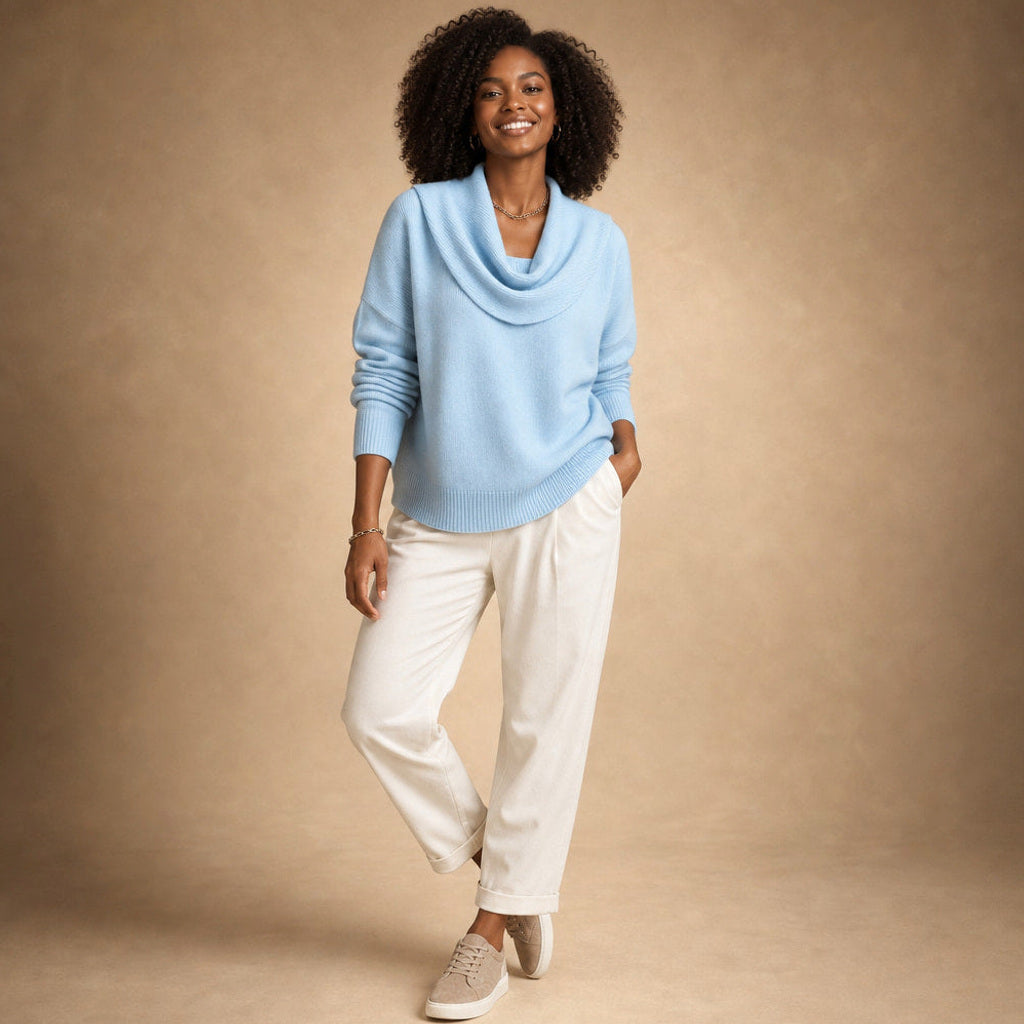 Olesha | Rollkragenpullover mit Wasserfallkragen Hellblau – Seitenansicht