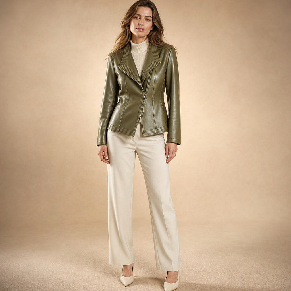 Ortlinde | Kunstlederjacke mit asymmetrischem Zip in Oliv / Grün – Premium Editorial