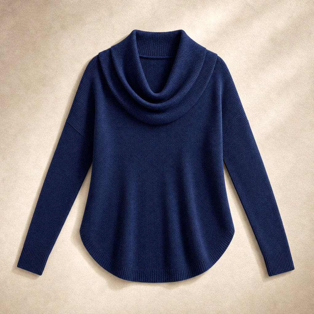 Ragintraud | Rollkragenpullover mit drapiertem Kragen Blau – Produktfoto
