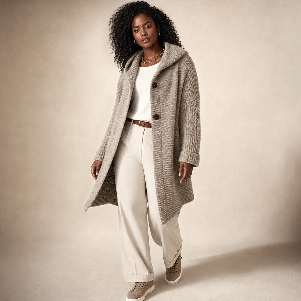 Regenlind | Strickjacke mit Kapuze Grobstrick Hellbraun – Seitenansicht