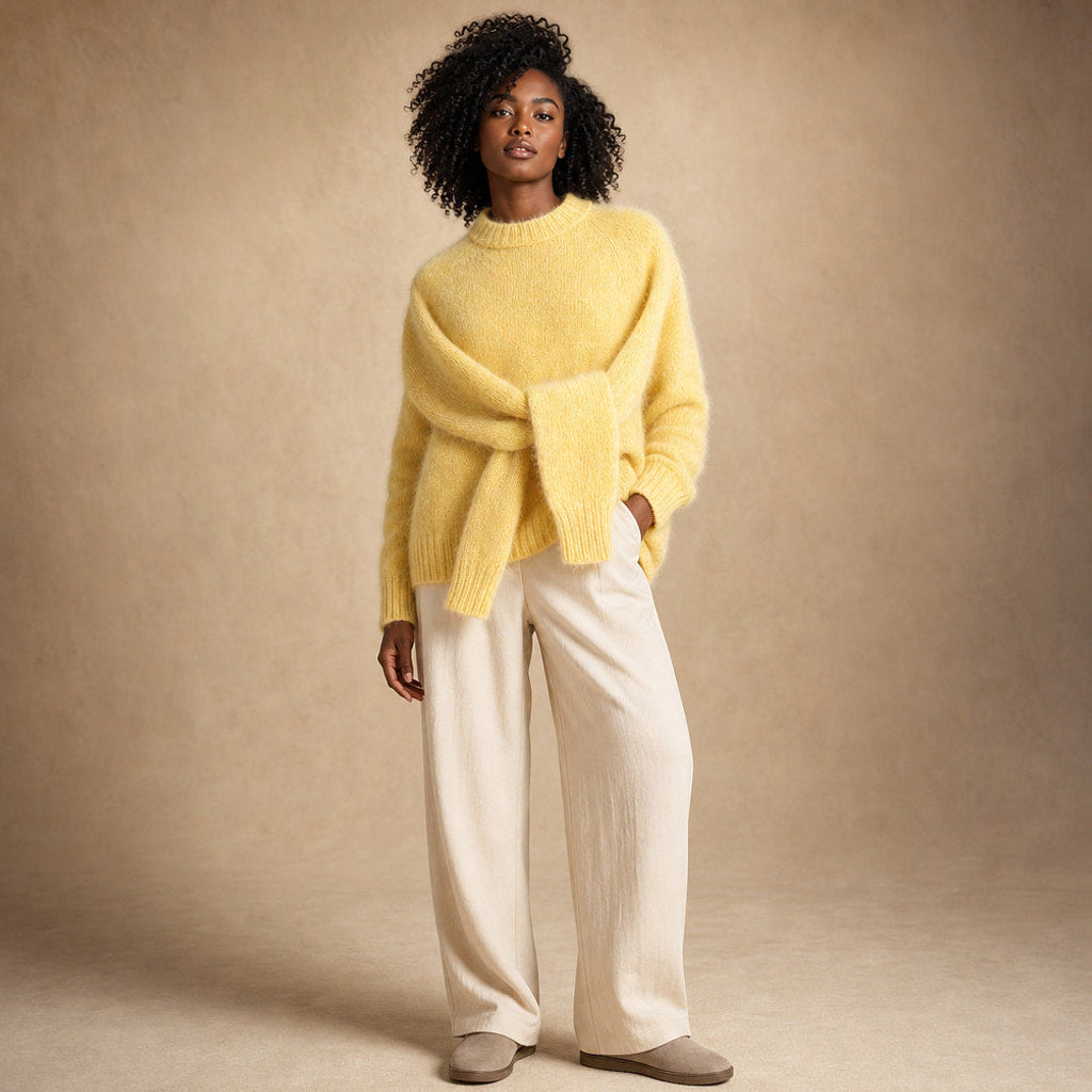 Reinhilde | Flauschstrick-Pullover mit Raglanärmeln Lemon Yellow – Gesamtlook