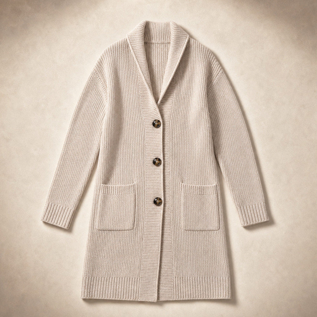 Reinhilt | Lange Strickjacke mit Zierknöpfen Beige – Produktfoto