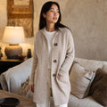 Reinhilt | Lange Strickjacke mit Zierknöpfen – Produktfoto
