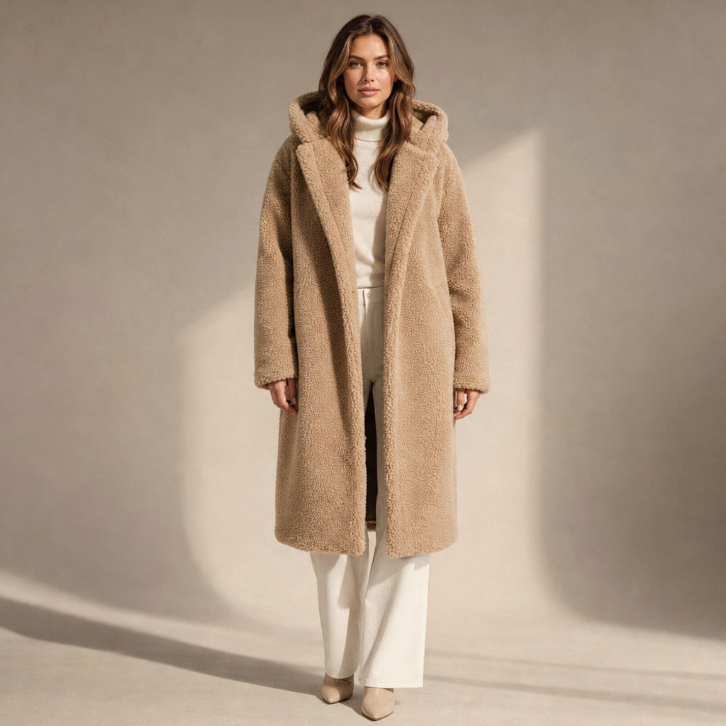 Reinka | Teddymantel mit Fleecefutter in Beige – Premium Editorial