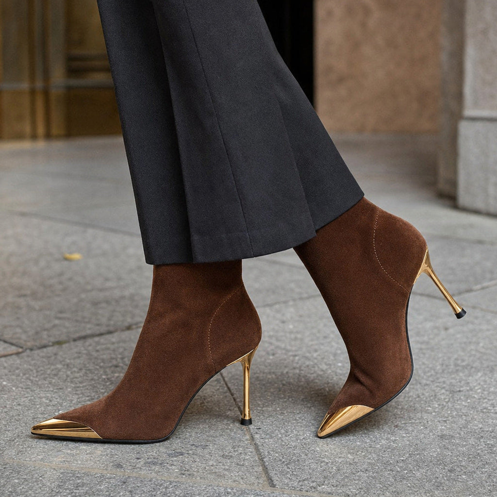 Reintraud | Chelsea Boots Plateau mit Goldkappe – Gestyltes Editorial-Foto