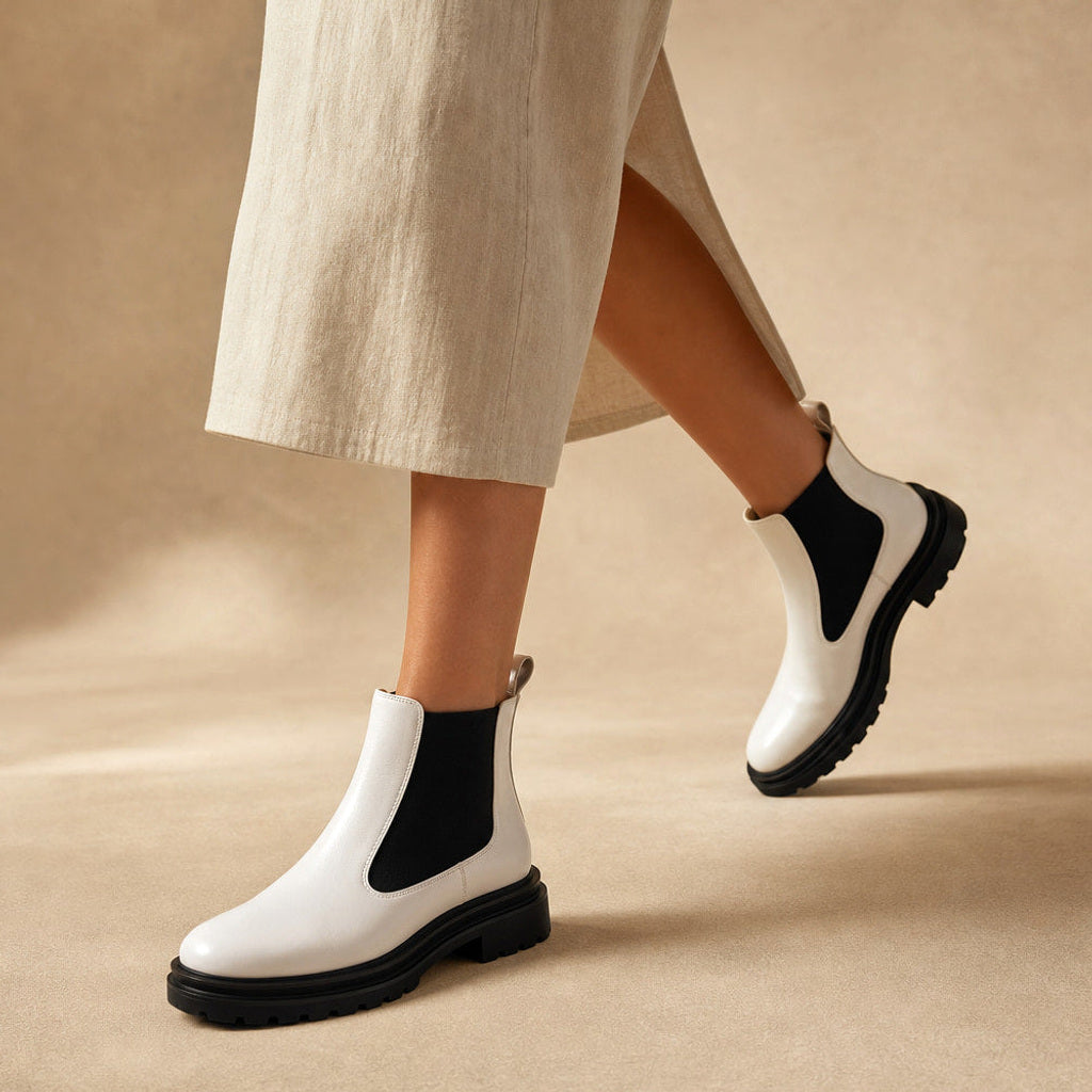 Riechelde | Chelsea Boots Schwarz mit Kontrasteinsatz – Produktfoto