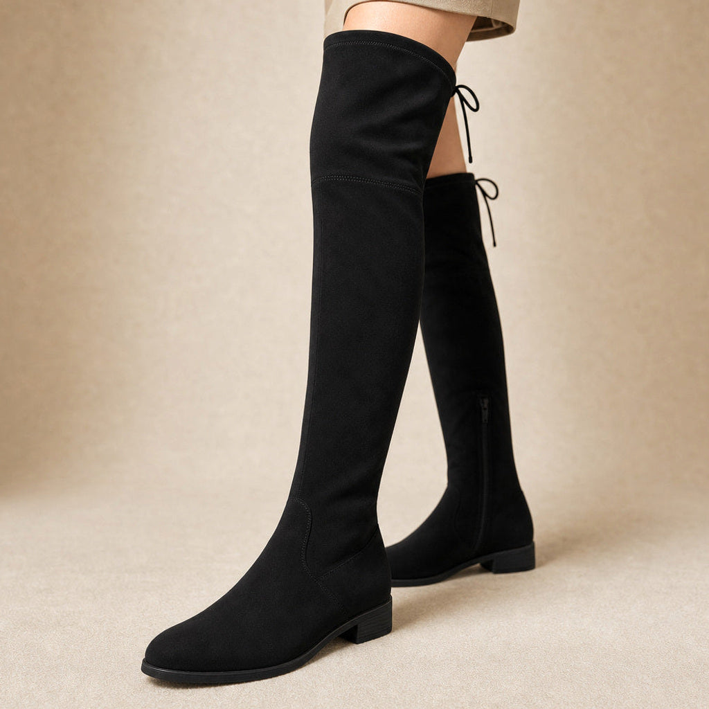 Riekje | Overknee Stiefel mit Seitenzip und Blockabsatz Schwarz – Produktfoto