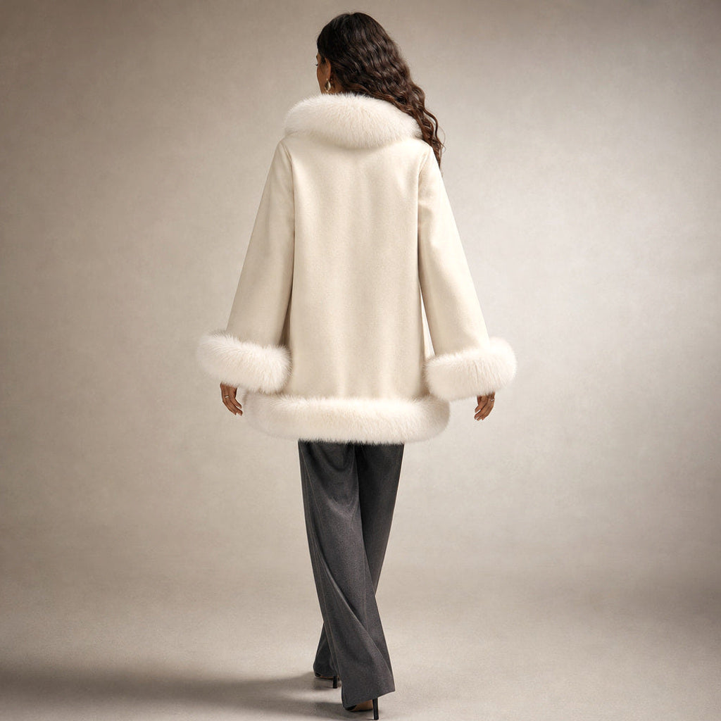 Rolanda | Wendbare Cape-Jacke mit weiten Ärmeln Beige – Gesamtlook