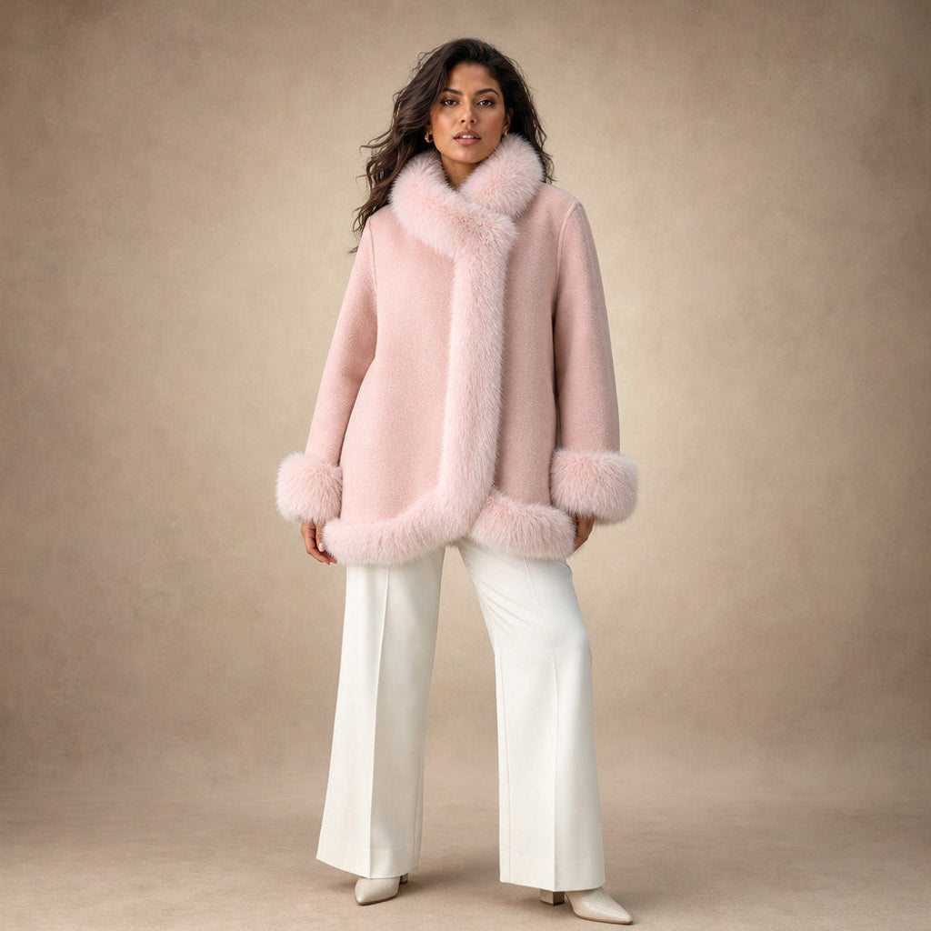 Rolanda | Wendbare Cape-Jacke mit weiten Ärmeln in Pink – Premium Editorial