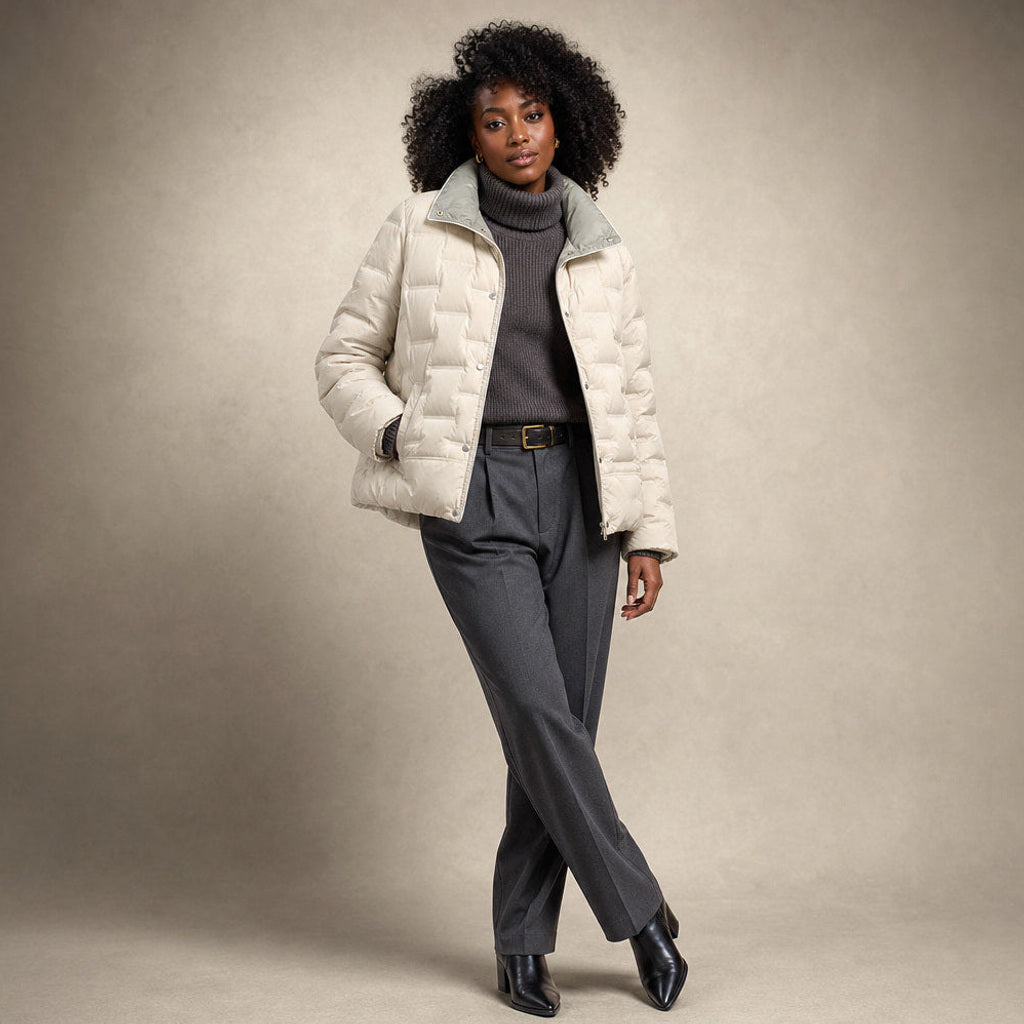 Rosamunde | Steppjacke mit Stehkragen und schmalem Schnitt Beige – Seitenansicht