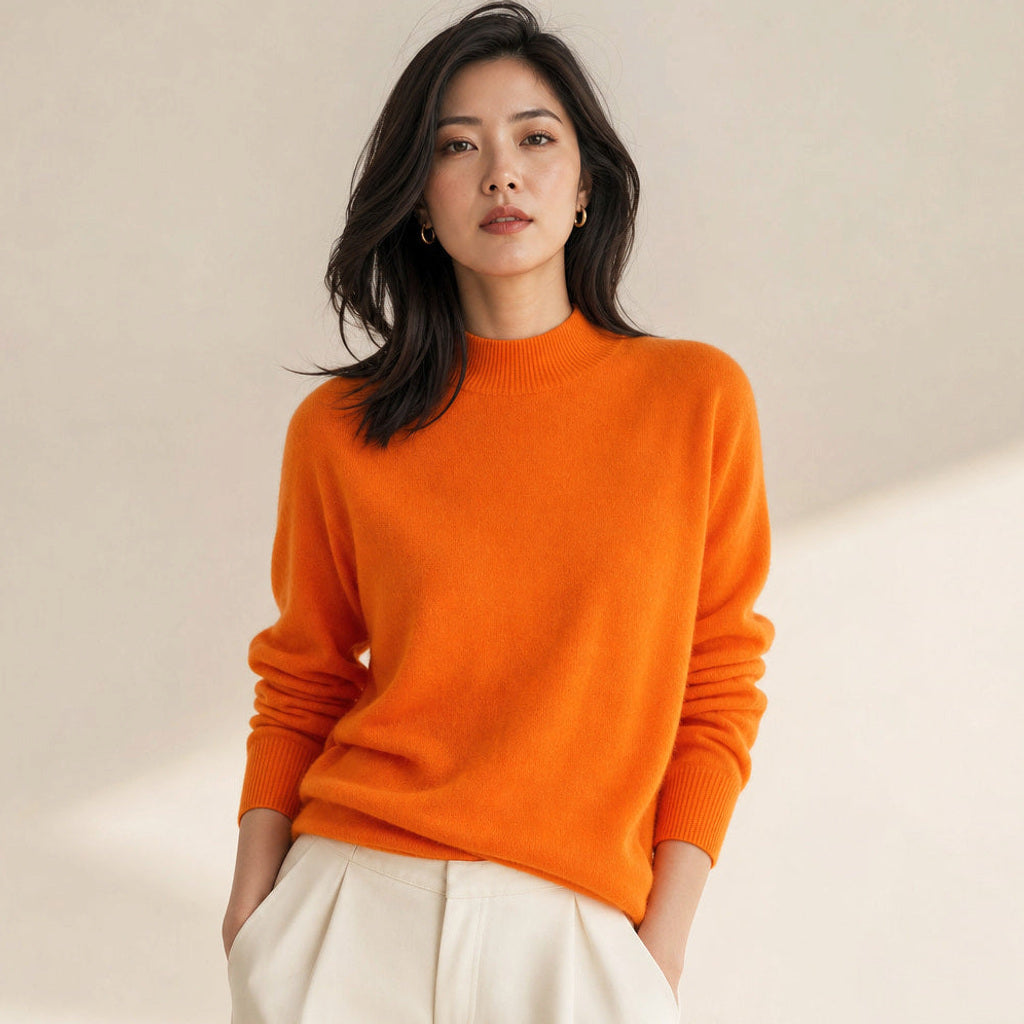 Rottrud | Feinstrickpullover mit Rundhalsausschnitt in Orange – Premium Editorial