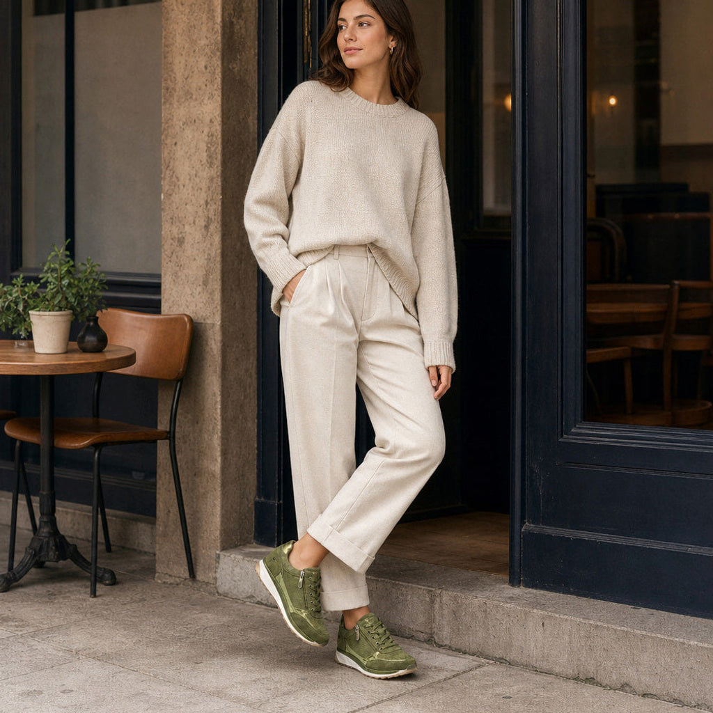 Rudolfine | Plateau-Sneaker mit Metallic-Einsatz Oliv / Grün – Gesamtlook