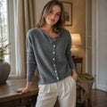 Rufine | Feinstrick-Strickjacke mit durchgehender Knopfleiste – Produktfoto