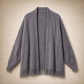 Scholastika | Lange Strickjacke mit Fransenkante und offener Front – Produktfoto