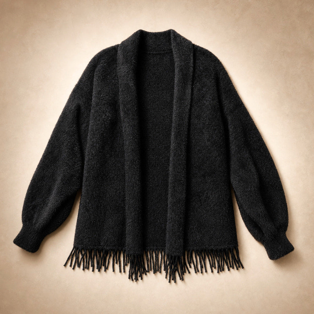 Scholastika | Lange Strickjacke mit Fransenkante und offener Front Schwarz – Produktfoto