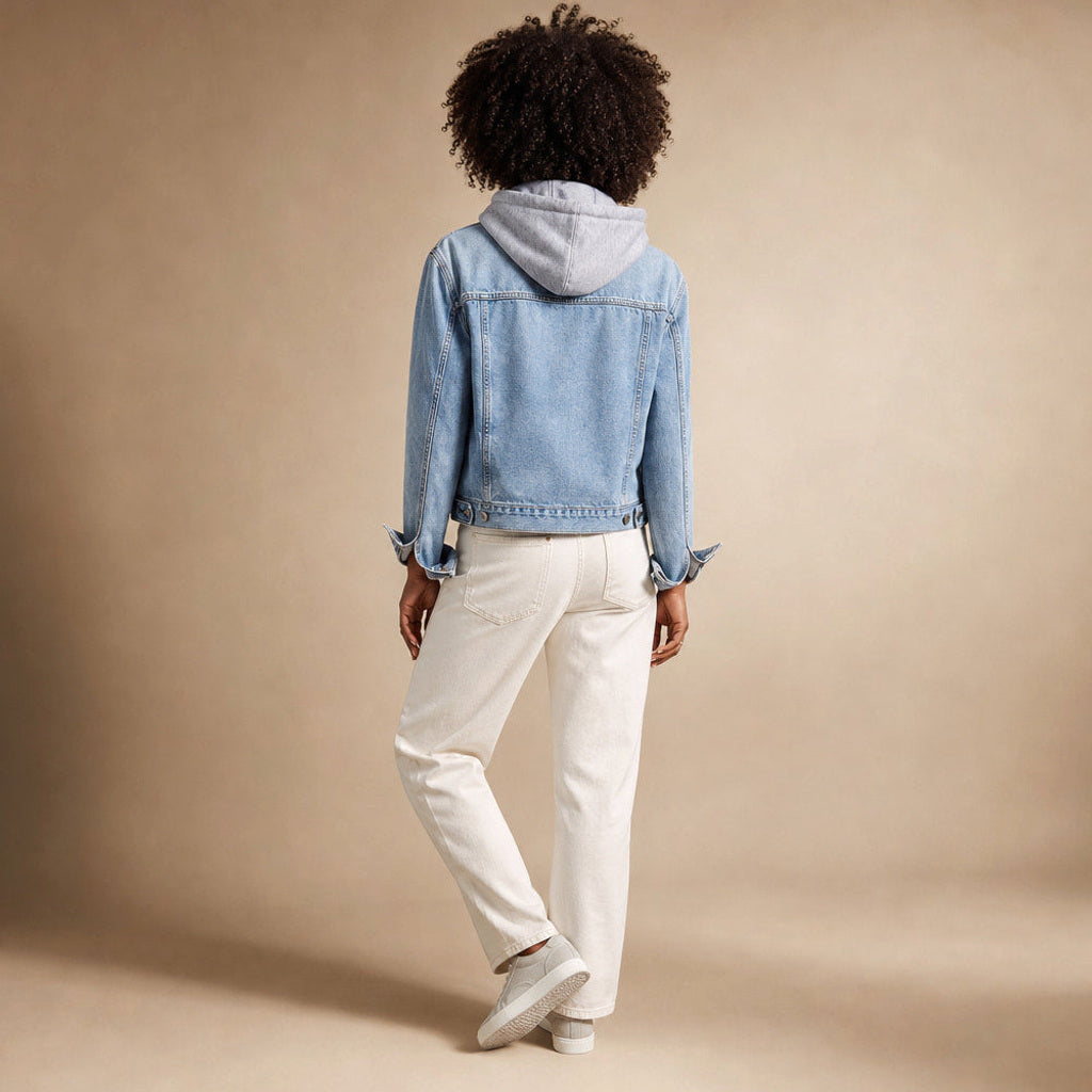 Scholastike | Jeansjacke mit Kapuze Relaxed Fit Hellblau – Gesamtlook