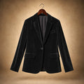 Selma | Blazer mit Goldstickerei in Samtoptik Schwarz – Produktfoto