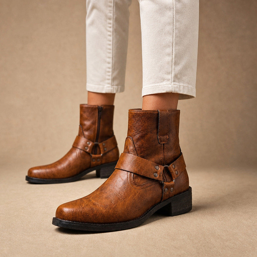 Solvike | Chelsea Boots aus Leder mit Vintage-Finish in Braun – Premium Editorial