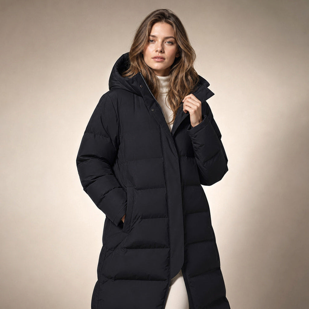 Swanhilde | Langer Kapuzenparka gefüttert in Schwarz – Premium Editorial