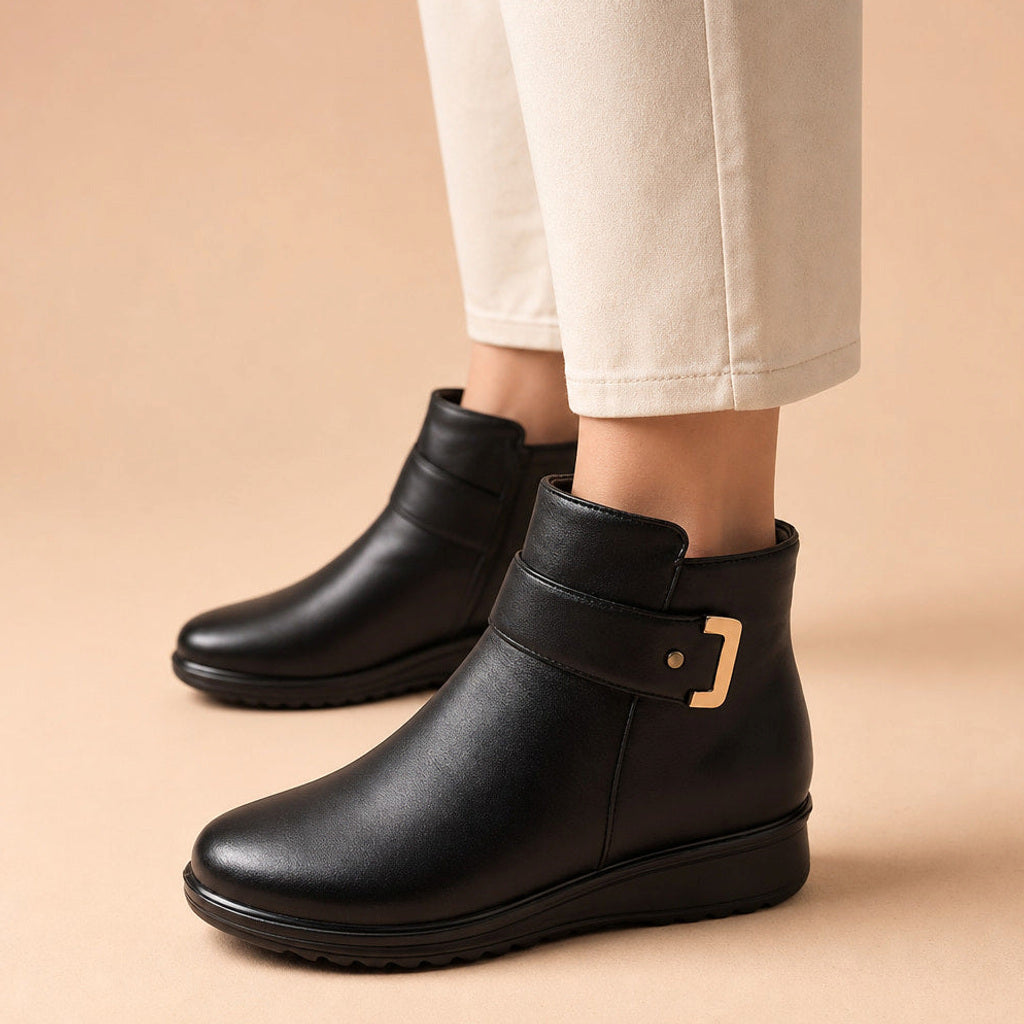 Trudgard | Chelsea Boots mit Schnalle und Fleecefutter Schwarz in Schwarz – Premium Editorial