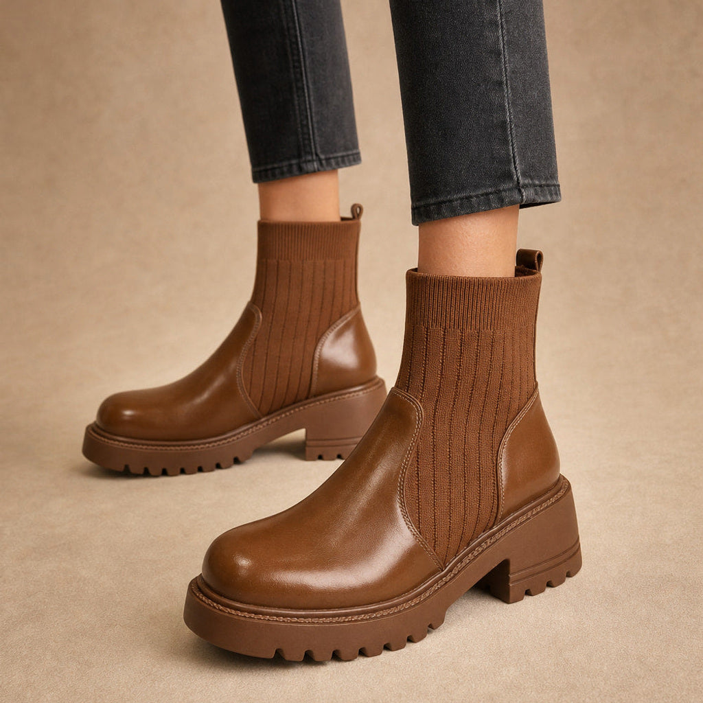 Ulrika | Chelsea Boots mit Rippschaft und Blockabsatz in Braun – Premium Editorial