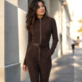 Wait | Midikleid in Wildlederoptik mit hohem Schlitz Braun Braun – Gestyltes Editorial-Foto