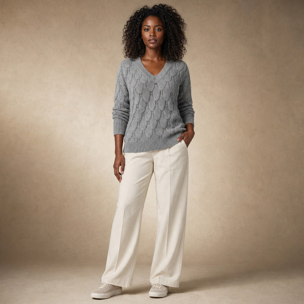 Waltrud | Pullover mit V-Ausschnitt Relaxed Fit – Gesamtlook