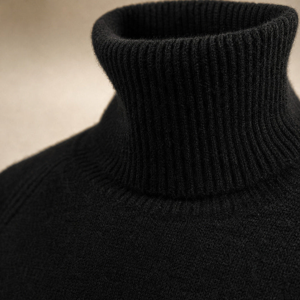 Wolftraud | Strickpullover mit Rippbündchen und Rundhals Schwarz – Stoff- und Detailaufnahme