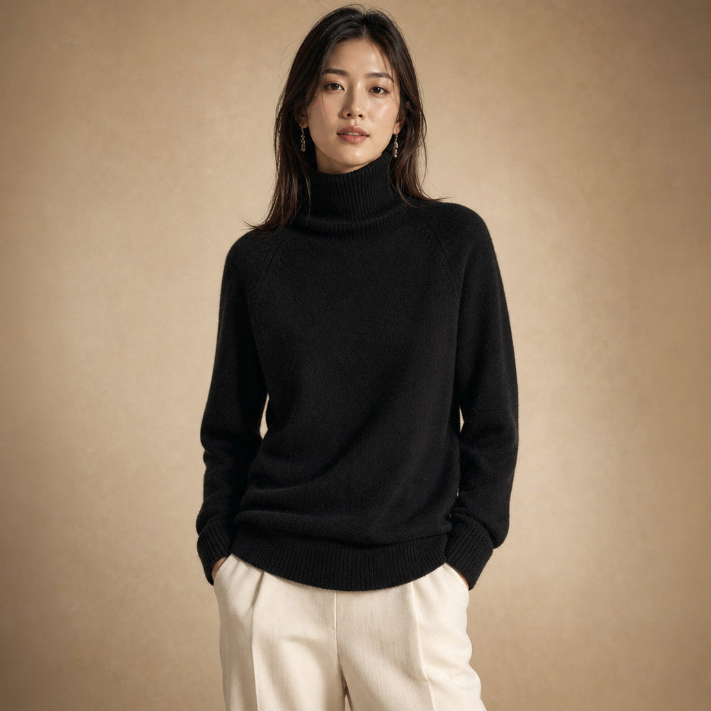 Wolftraud | Strickpullover mit Rippbündchen und Rundhals in Schwarz – Premium Editorial