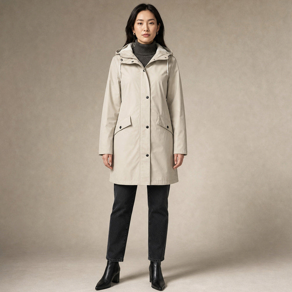 Zilleke | Regenjacke mit verstellbarer Kapuze in Beige – Premium Editorial